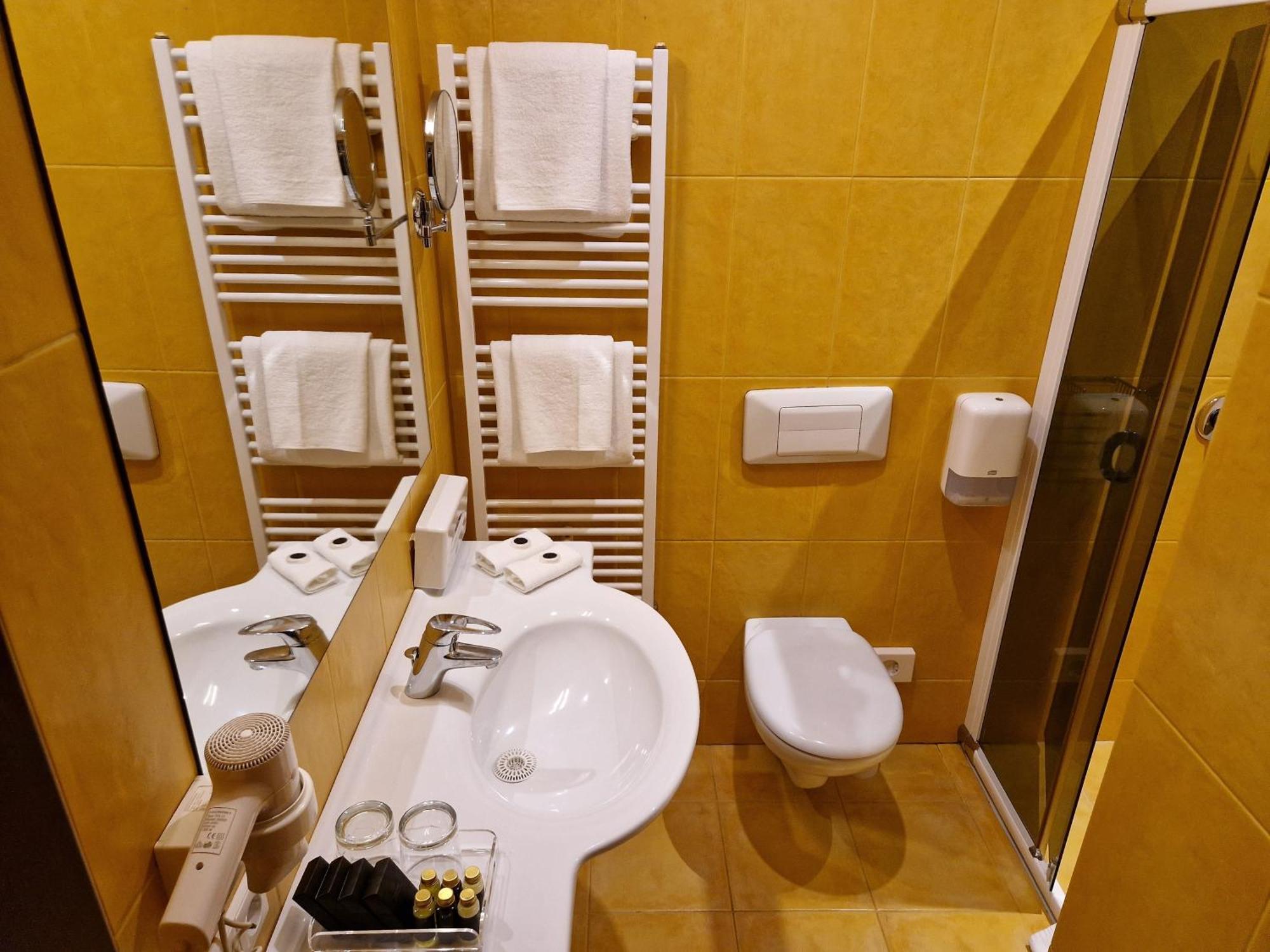 Hotel Sfinksas Kaunas Extérieur photo